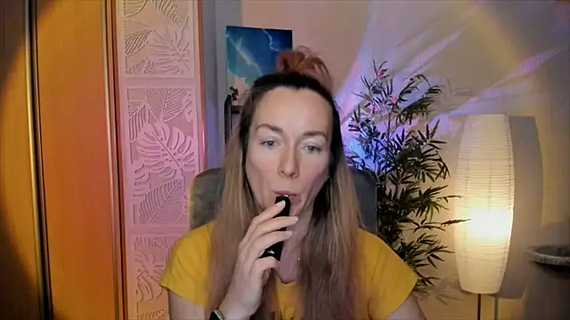 RebeccaMartinez online show from January 7, 12:30 pm