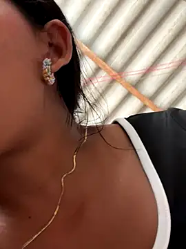 emilyharber online show from October 15, 9:06 pm