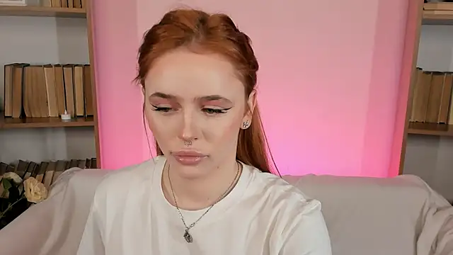 Phoenix Margo online show from December 2, 3:41 am