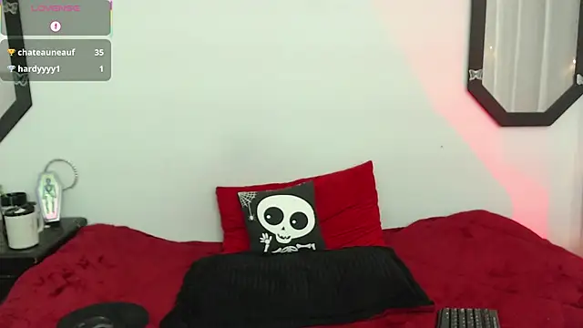 Amy Aloqua online show from November 26, 3:57 pm