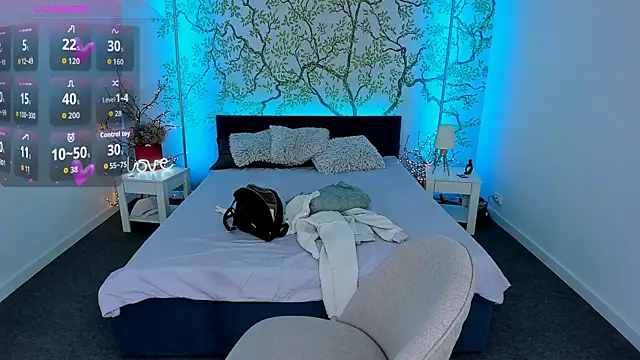 Snapshot of JeannieFox_ chatting on September 19, 6:56 am JeannieFox online show from September 19, 6:56 am