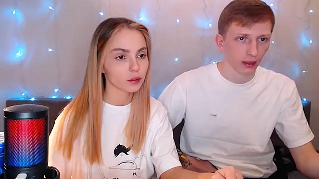 juliaanddima online show from October 3, 10:48 pm