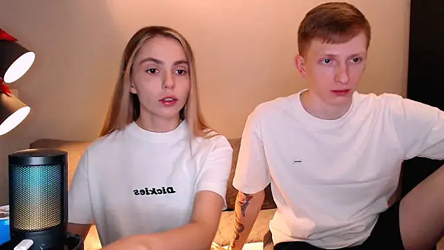 juliaanddima online show from November 15, 10:55 pm