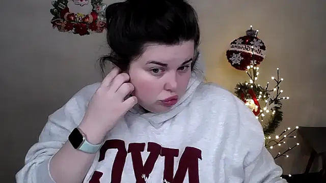 Emily Mo online show from December 16, 6:30 am