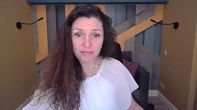 EllaLong online show from January 11, 1:05 pm