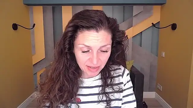 EllaLong online show from April 15, 11:33 am