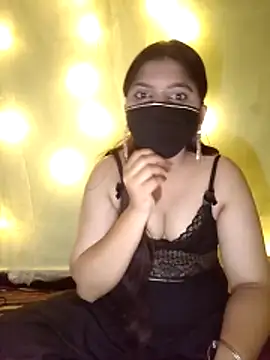 lovelylife143 online show from May 12, 4:46 pm