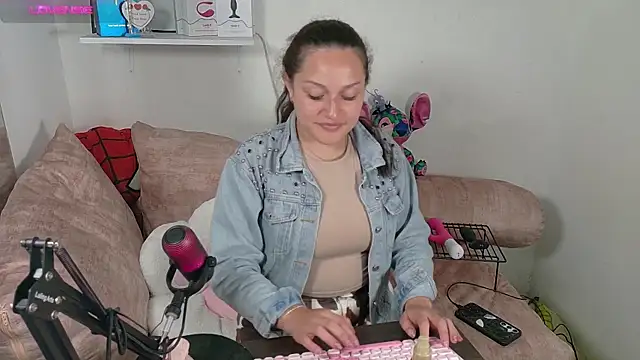 megan doll2 online show from September 14, 9:45 pm