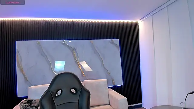 charlottewhitte online show from November 25, 11:23 am