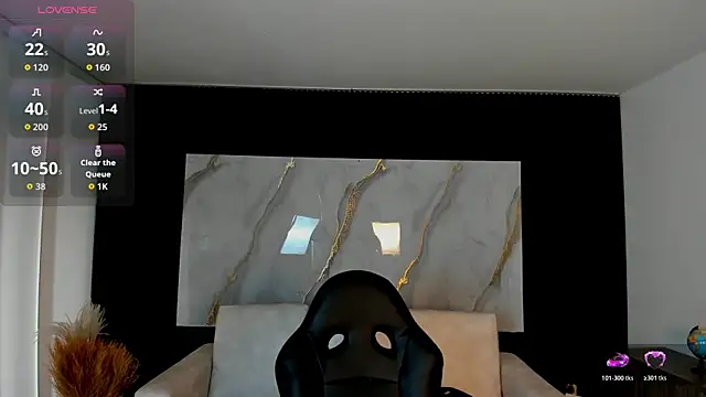 charlottewhitte online show from March 27, 12:50 pm