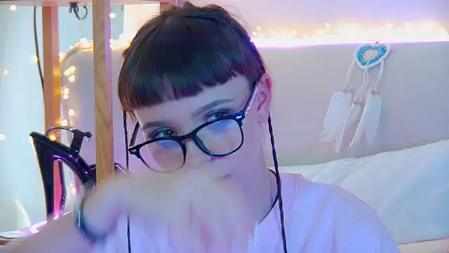 ElisabethDavis online show from September 13, 9:01 pm