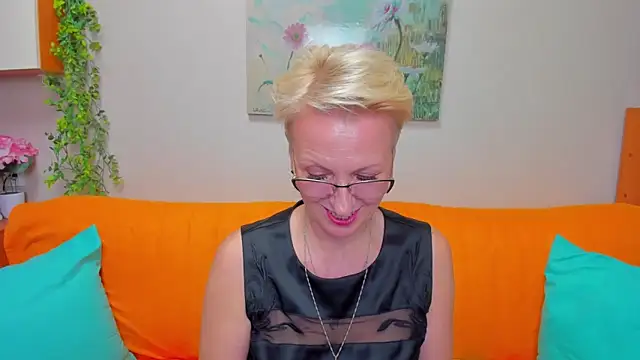 iamyourdream89 online show from March 14, 6:20 pm