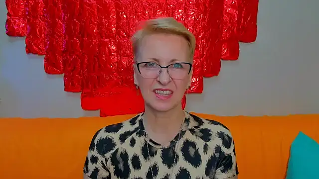 iamyourdream89 online show from February 18, 7:46 pm