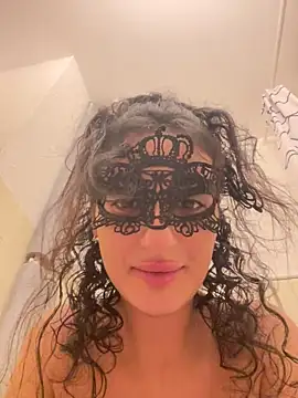 Sarahkhaalifa online show from November 12, 11:47 pm