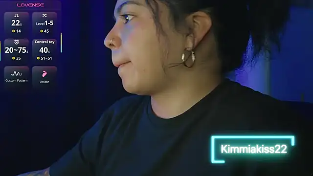 kimmiakiss22 online show from September 15, 11:45 pm