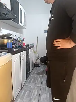 kingofqueenxxx online show from October 17, 12:14 am