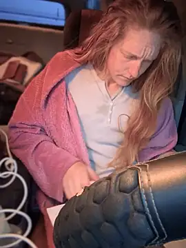 GoldenFlameGoddess online show from February 11, 3:02 pm