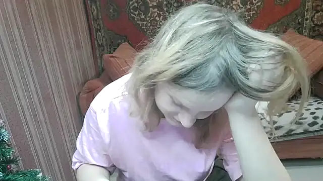 Kathlyn  Heath online show from January 6, 8:23 pm