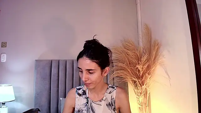 Snapshot of Nina_Cavaali chatting on October 18, 5:59 pm Nina Cavaali online show from October 18, 5:59 pm