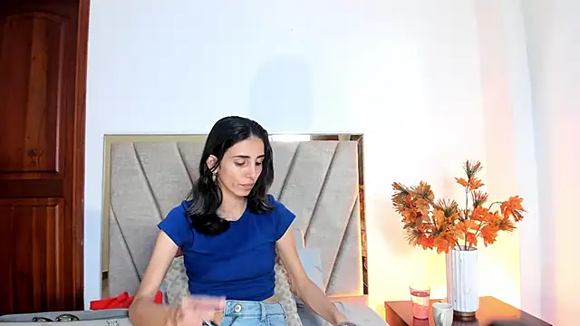 Snapshot of Nina_Cavaali chatting on October 14, 6:32 pm Nina Cavaali online show from October 14, 6:32 pm