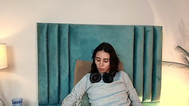 Snapshot of Nina_Cavaali chatting on October 12, 4:31 pm Nina Cavaali online show from October 12, 4:31 pm
