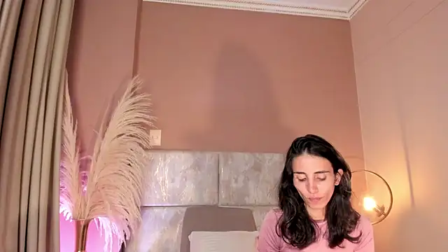 Nina Cavaali online show from November 4, 6:13 pm