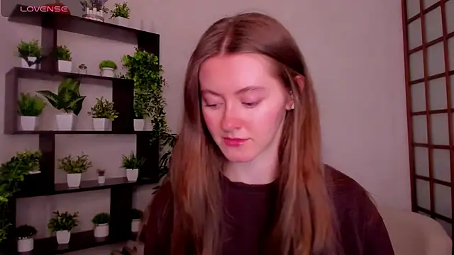 KateCuddle online show from December 1, 1:53 am