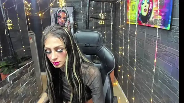 kissingdevil online show from March 26, 7:48 pm