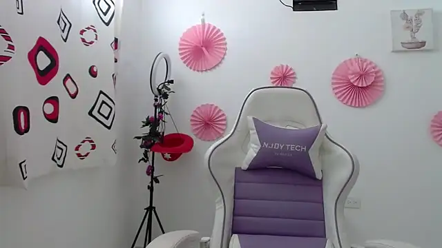 InocentHeaven1 online show from December 17, 1:04 pm