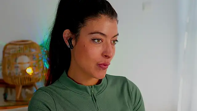 anabelcurvy online show from December 18, 2:11 pm