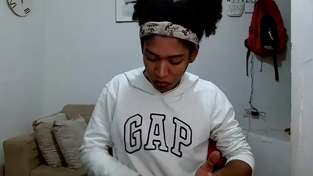 angelamarie1 online show from February 20, 6:26 am