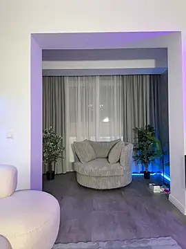 KirstieVegas online show from February 3, 6:34 pm