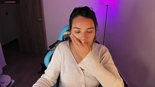 Emily Nicole online show from March 21, 12:48 am