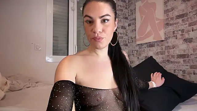 VictoriAthena online show from February 12, 9:05 pm