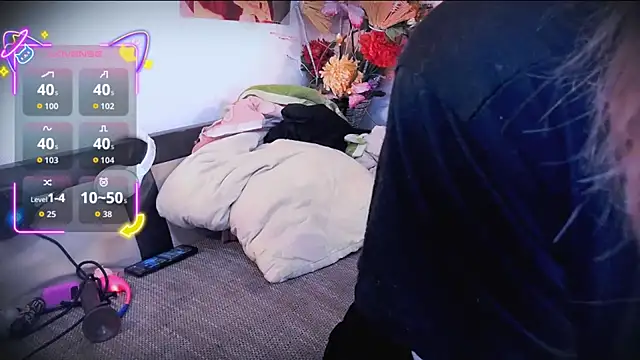 Littlepinkcat online show from September 17, 3:32 pm