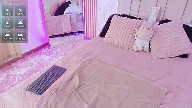 Hanaa rosse online show from December 18, 2:00 pm