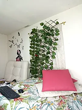 Juli Castillo8 online show from November 29, 3:05 pm