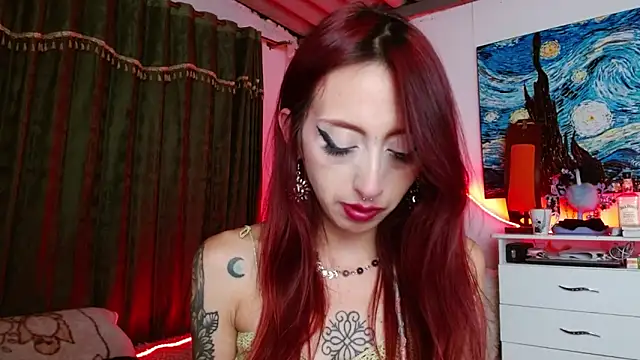 Snapshot of alisseallie chatting on October 7, 12:48 am alisseallie online show from October 7, 12:48 am