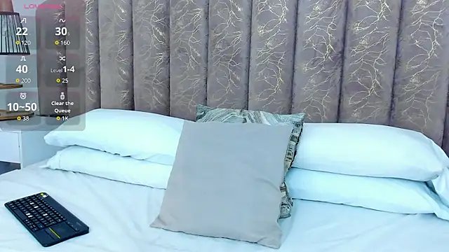 ZiaCalifa online show from December 15, 11:37 am