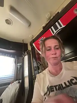 SummerBlueMoon online show from April 17, 10:12 pm