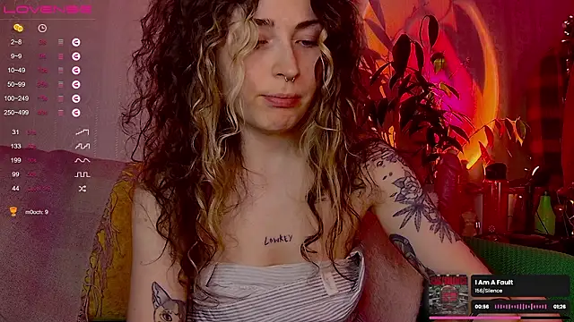 IttyKitty online show from February 13, 12:01 am