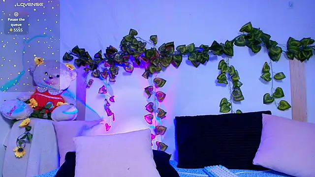 tati cardenas online show from December 4, 4:37 am