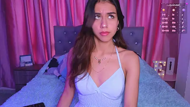 Emiily Scott1 online show from November 26, 5:58 pm