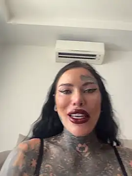 claudiacvc95 online show from June 20, 7:01 am