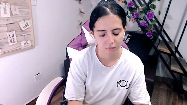 samantha baby  online show from March 29, 9:36 pm