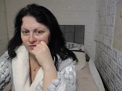 Lillian2 online show from December 2, 7:10 am