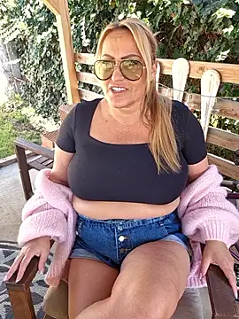 Isabellaa04 online show from April 5, 12:37 pm