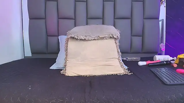  MiaBrown  online show from March 6, 12:22 pm