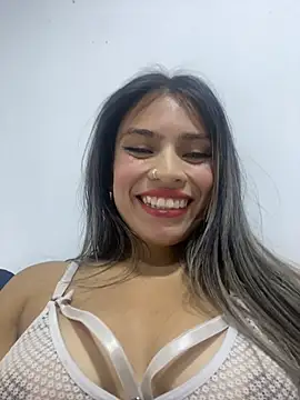 Tiffanysurez  online show from November 27, 8:56 pm