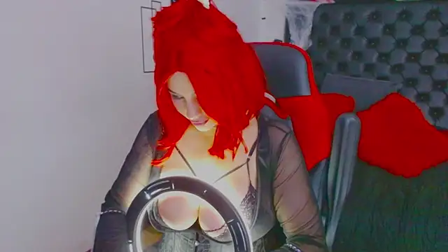 misslombana online show from October 31, 6:26 am